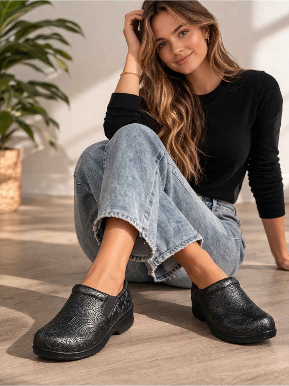 YUU Bethanee Slip-On Shoes Women's Size 8.5 W Black Tooled Floral Comfort Clogs